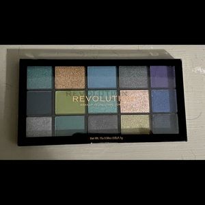 Makeup Revolution Eyeshadow Palette